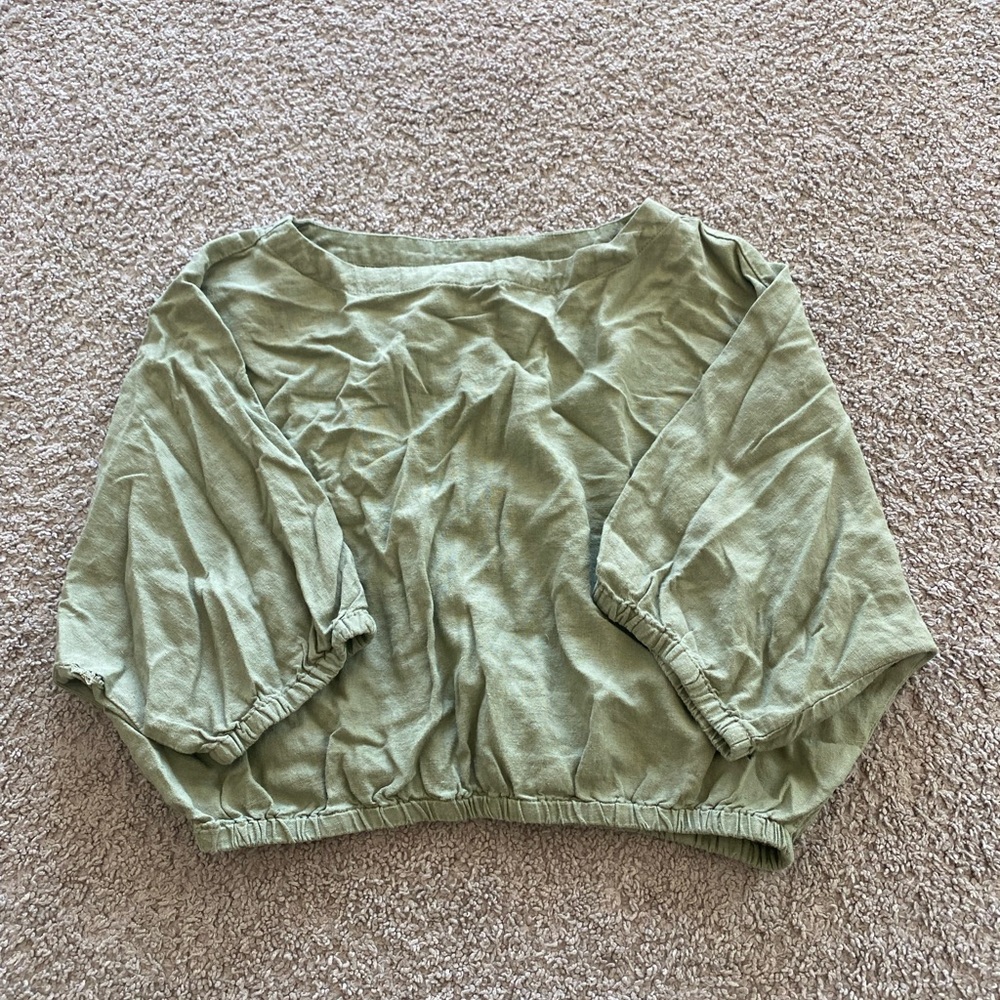 🌴 Kendall & Kylie Camo Green Top